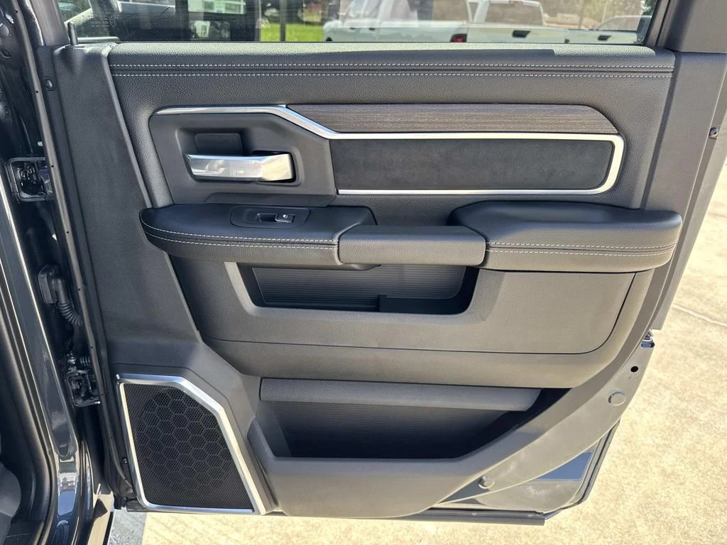 2026 RAM 2500 Laramie - Photo 22