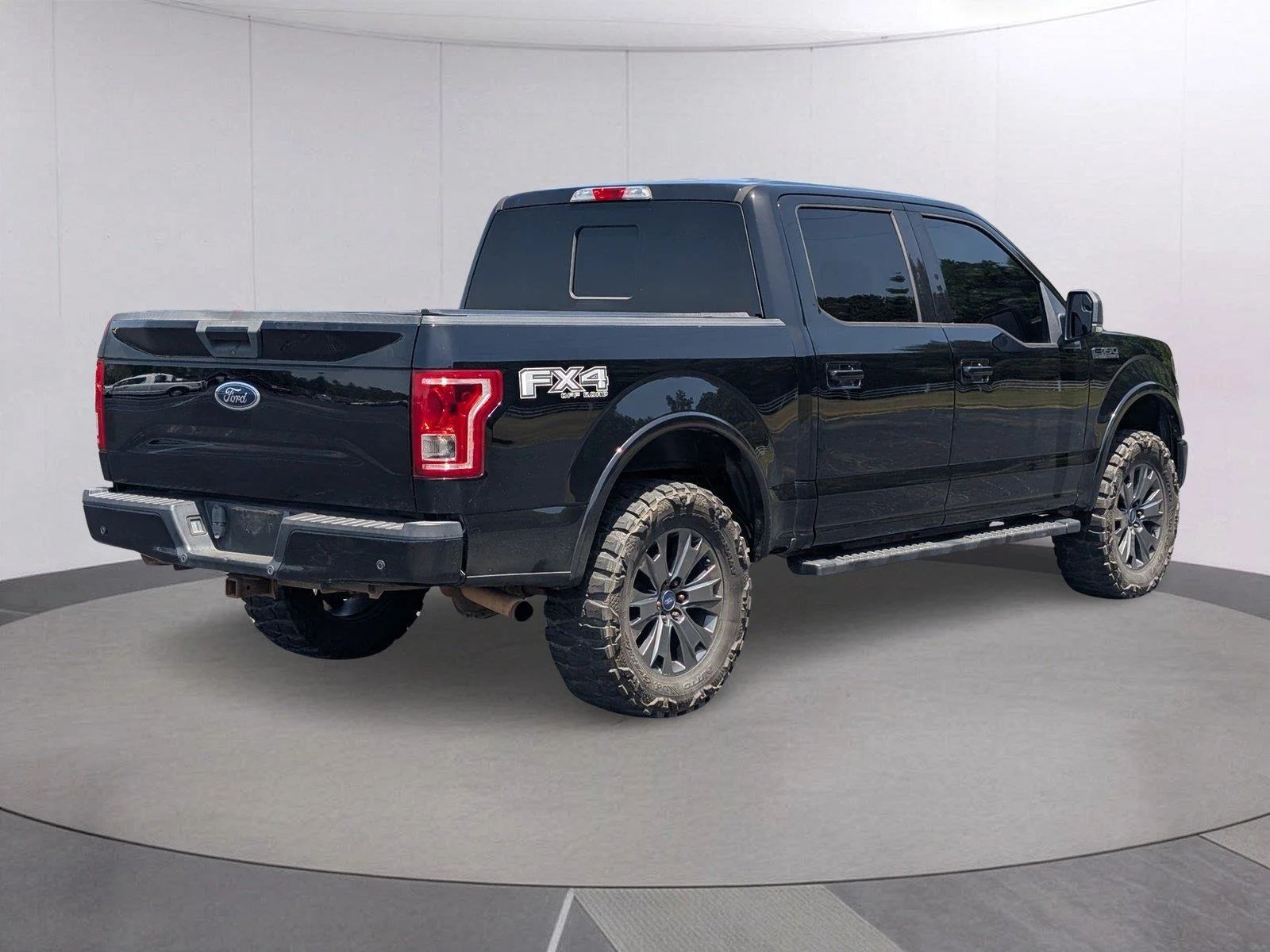 Used 2016 Shadow Black Ford XLT image 6