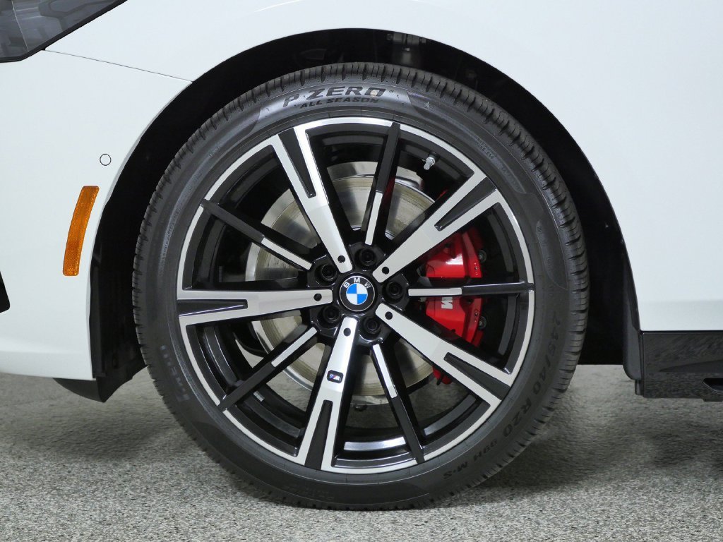 New 2027 Alpine White BMW 530i xDrive image 16