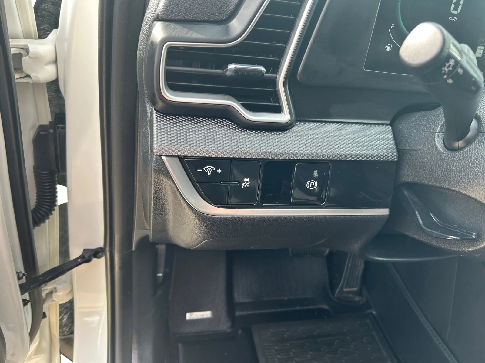 Used 2023 WHITE Kia X-LINE AWD image 14