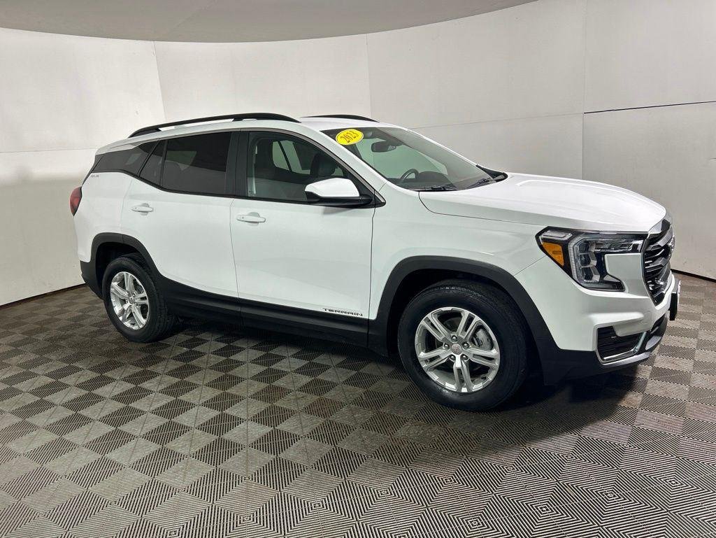 Used 2023 Summit White GMC SLE image 5