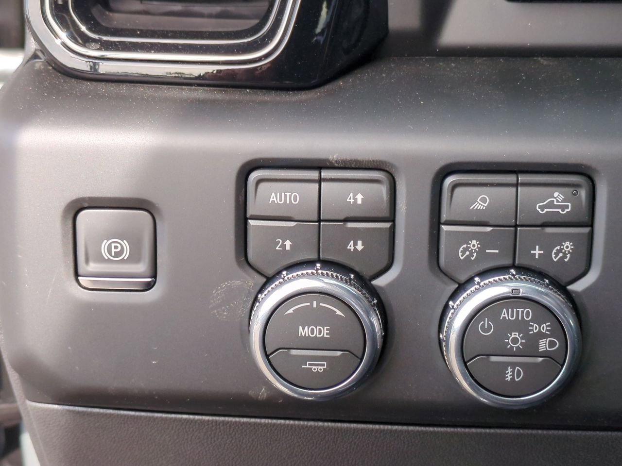 2026 GMC Sierra 1500 AT4X - Photo 18