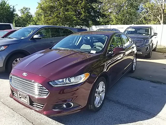 Used 2013 Red Ford SE image 12