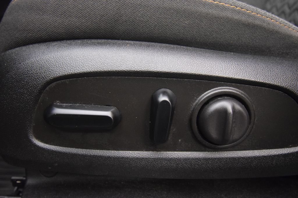 Used 2024 Mosaic Black Metallic Chevrolet LT image 27