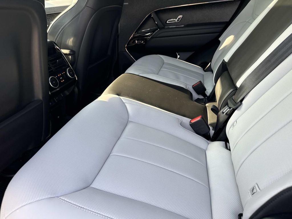 New 2026 Borasco Grey Land Rover Dynamic SE image 8