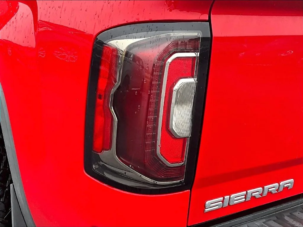 Used 2017 Red GMC SLT image 29