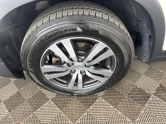 Used 2018 White Honda EX-L image 33