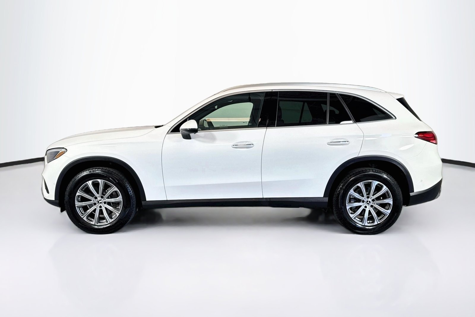 Certified Used 2026 Polar White Mercedes-Benz GLC 300 image 8