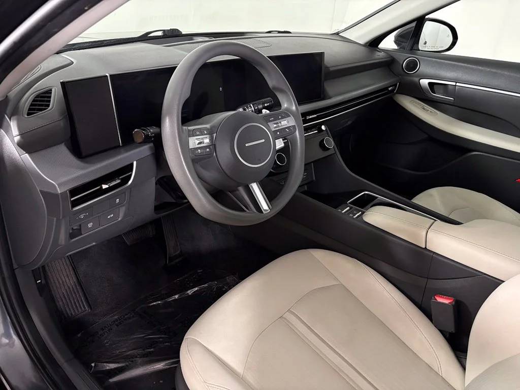Used 2024 Gray Hyundai SEL image 15