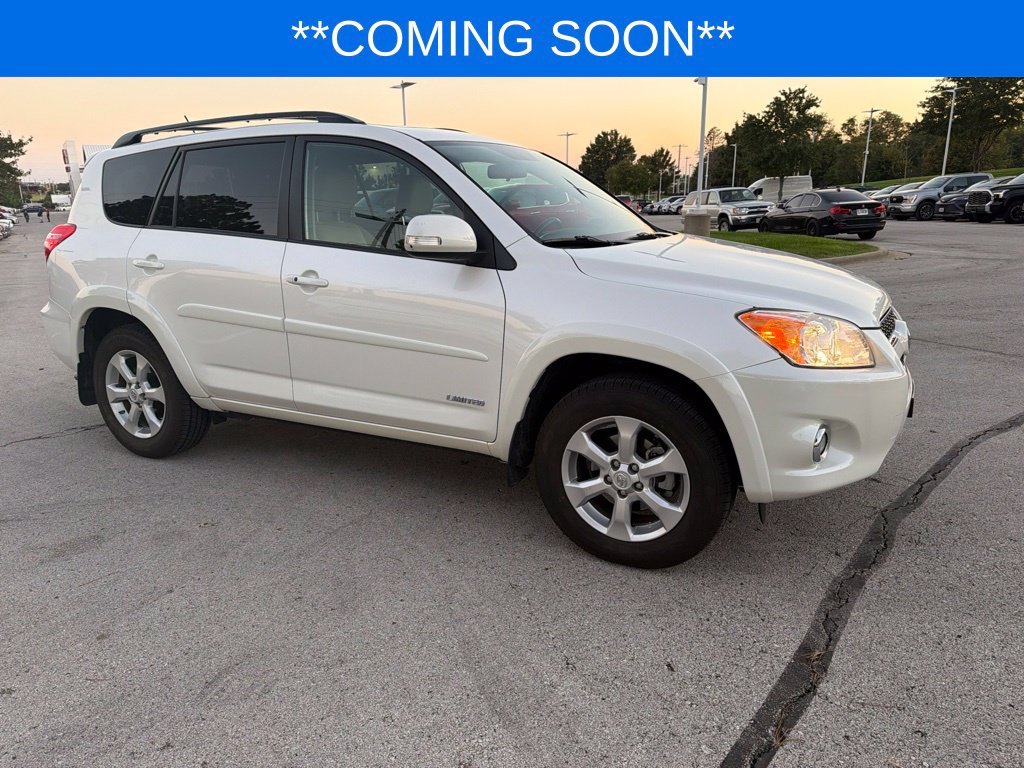 Used 2010  Toyota Limited image 4