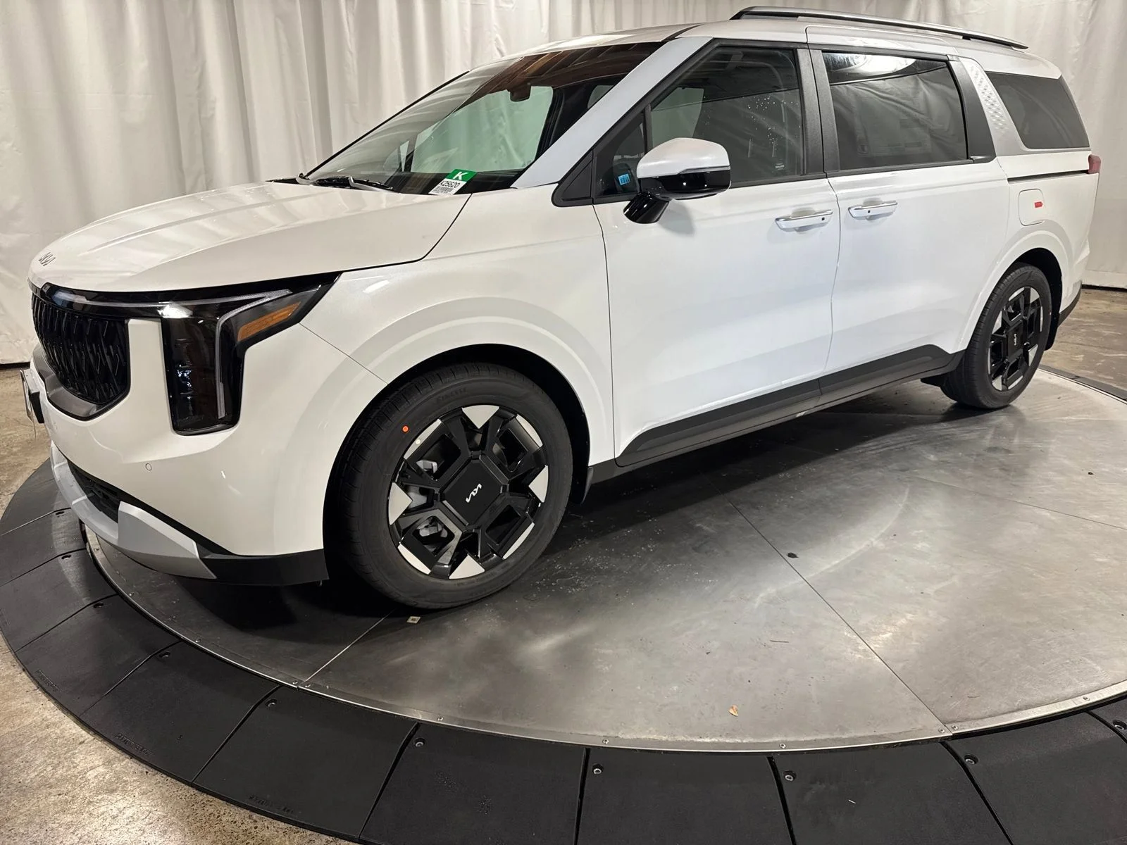2026 Kia Sedona EX's photo