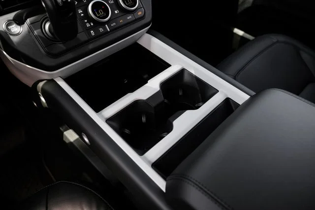 New 2026  Land Rover X-Dynamic SE image 30
