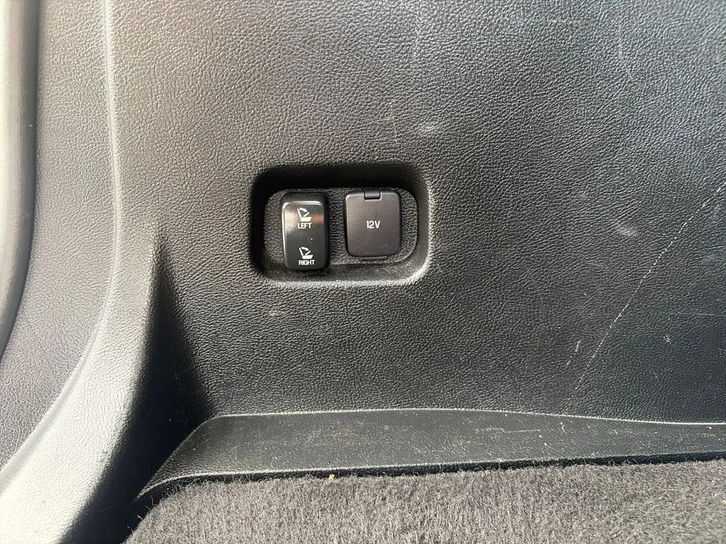 Used 2020 Oxford White Ford SEL image 40