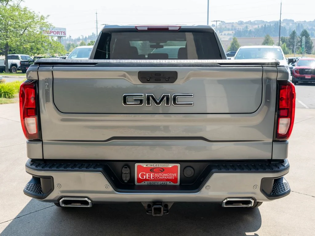 Used 2022 Gray GMC Elevation image 6