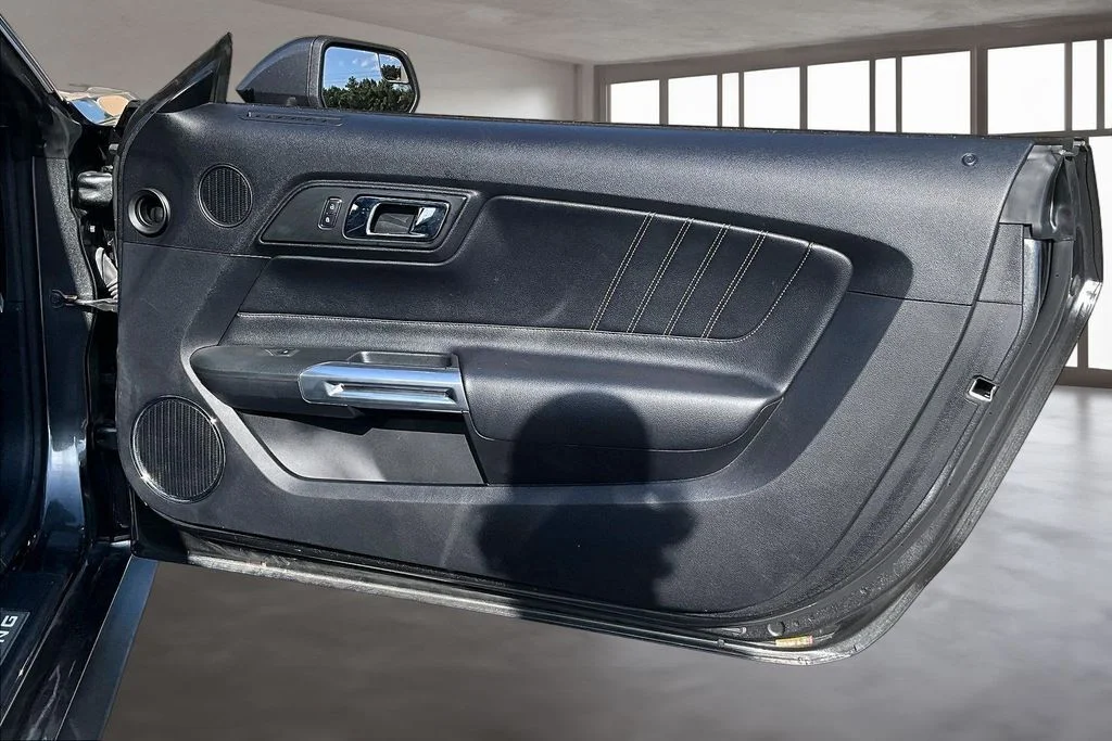 Used 2016 Gray Ford GT Premium image 22