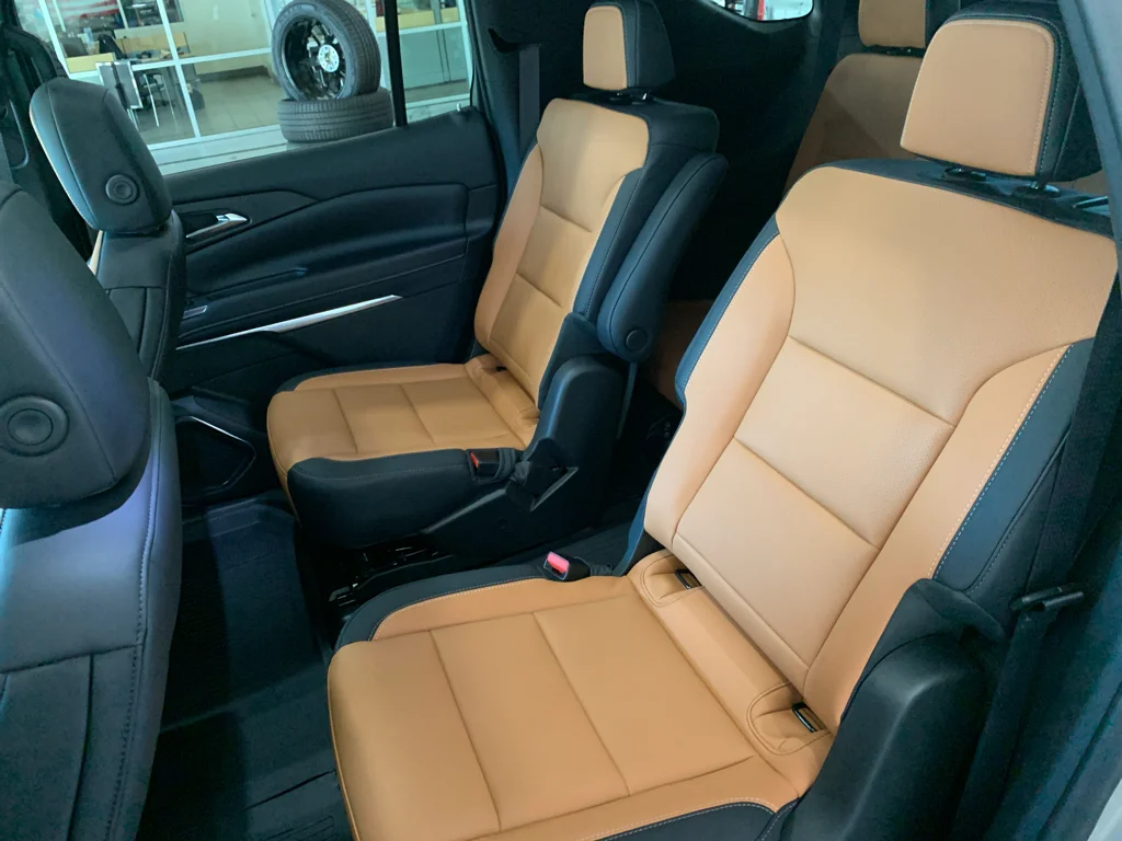 2027 Chevrolet Traverse Z71 - Photo 17