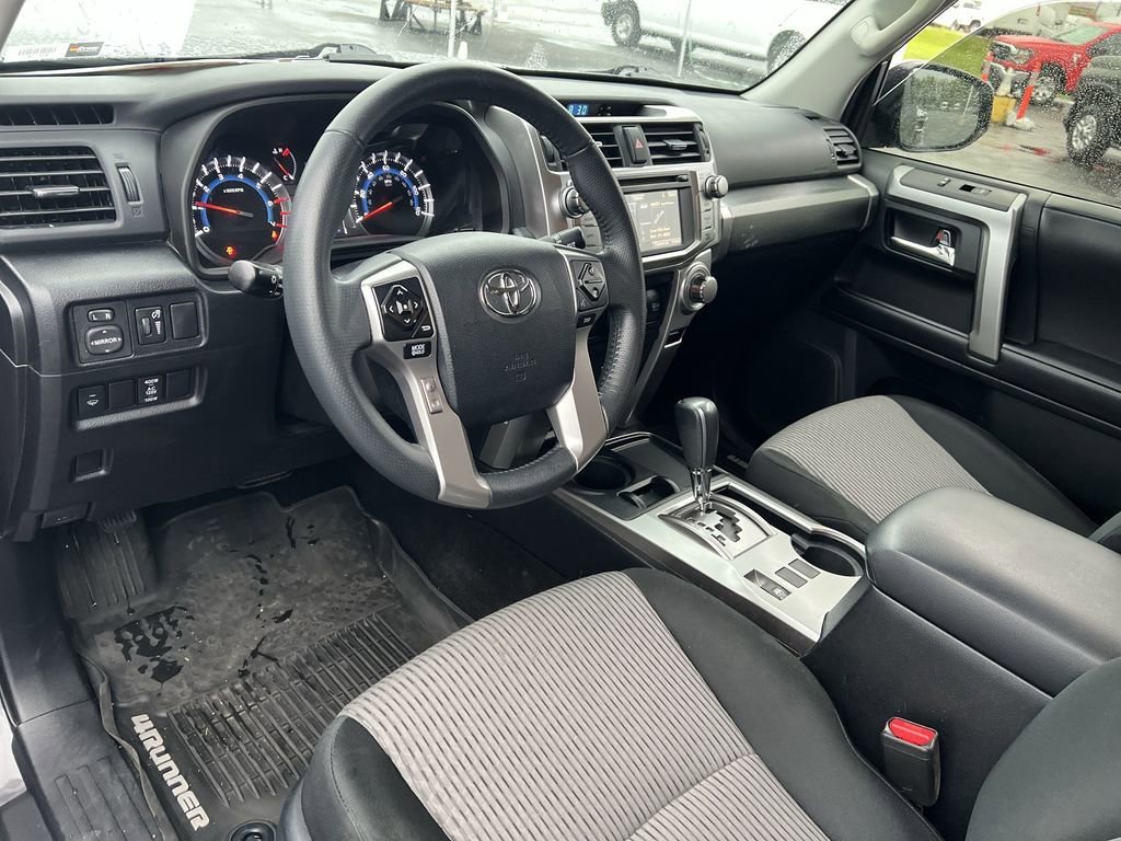 2018 Toyota 4Runner SR5 - Photo 10