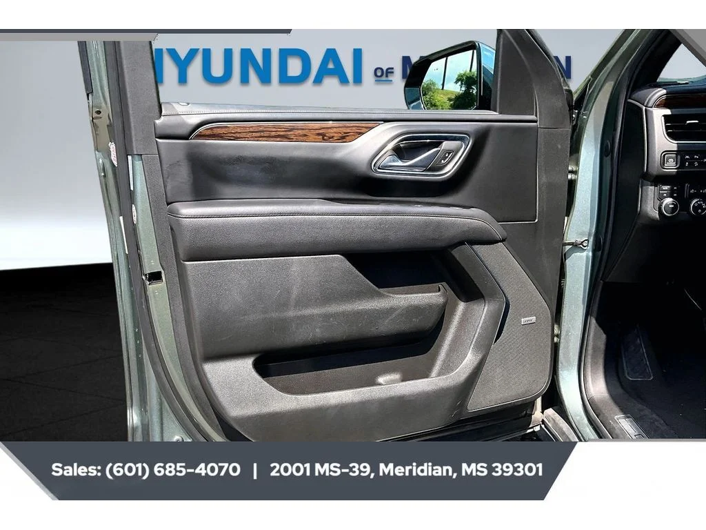Used 2023 Silver Sage Metallic Chevrolet Premier image 17
