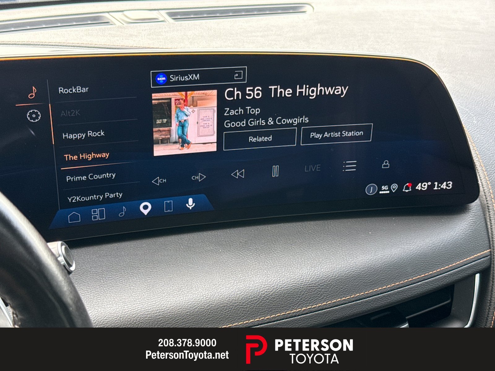 Used 2025  Cadillac Sport image 16