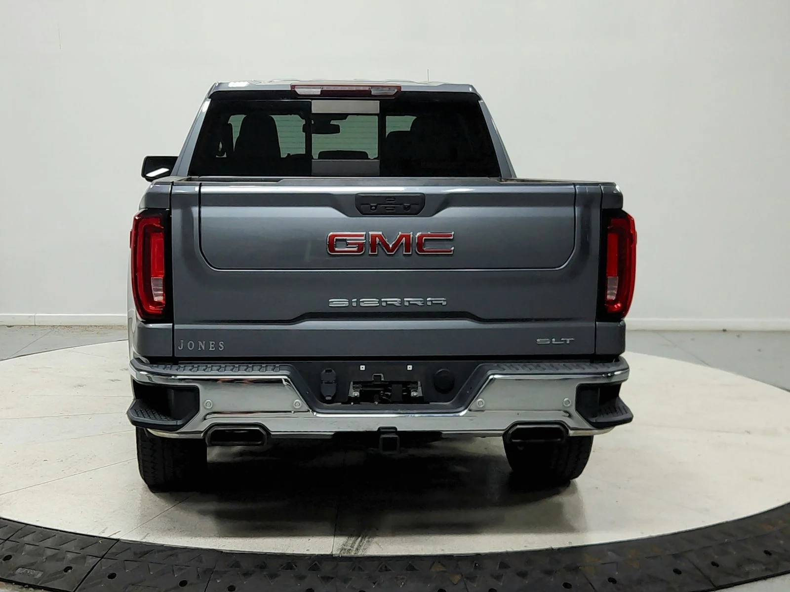 Used 2020 Gray GMC SLT image 7