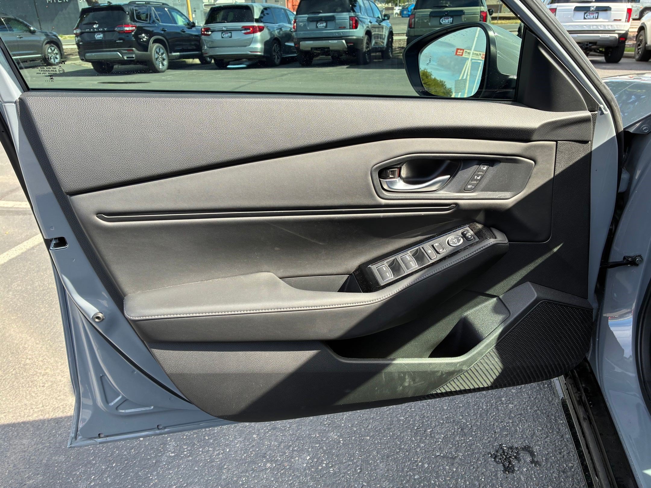 Certified Used 2025 Urban Gray Pearl Honda HYBRID TOURING image 14