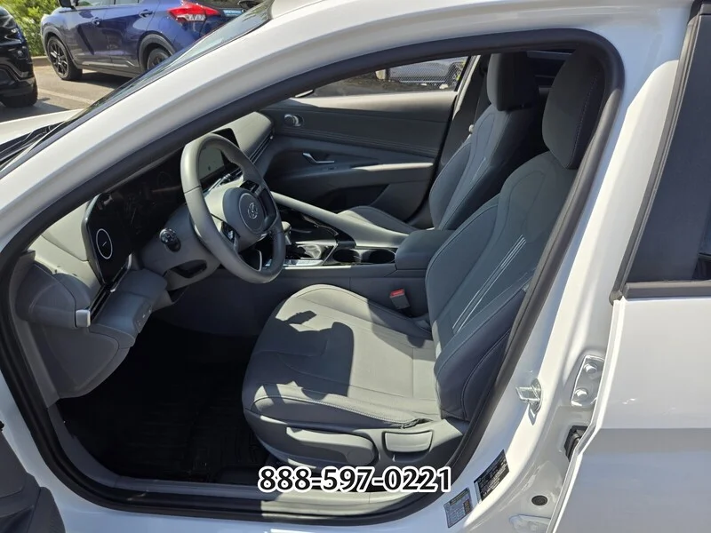 2023 Hyundai Elantra SEL - Photo 10