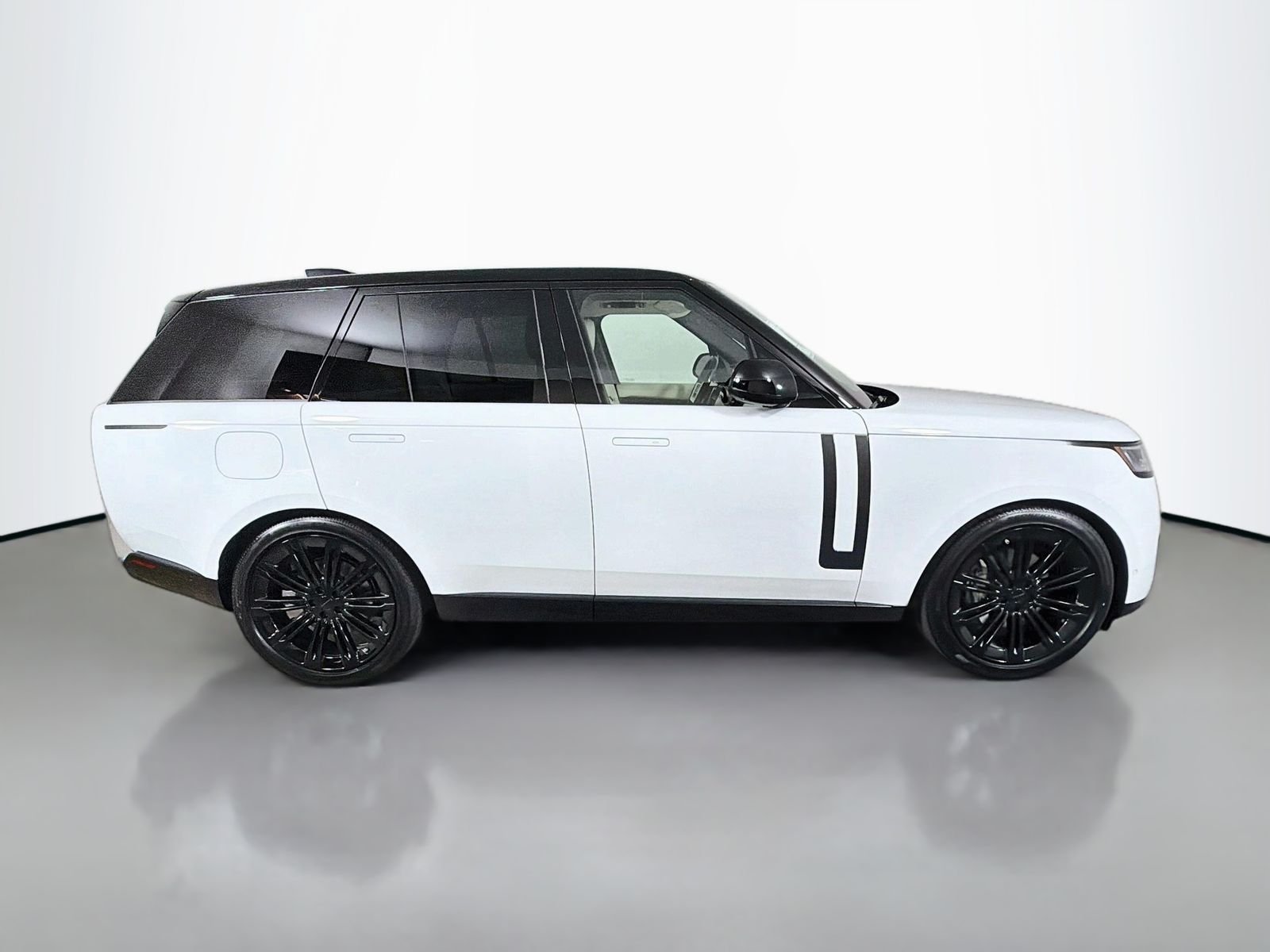 New 2026 Fuji White Land Rover SE image 6