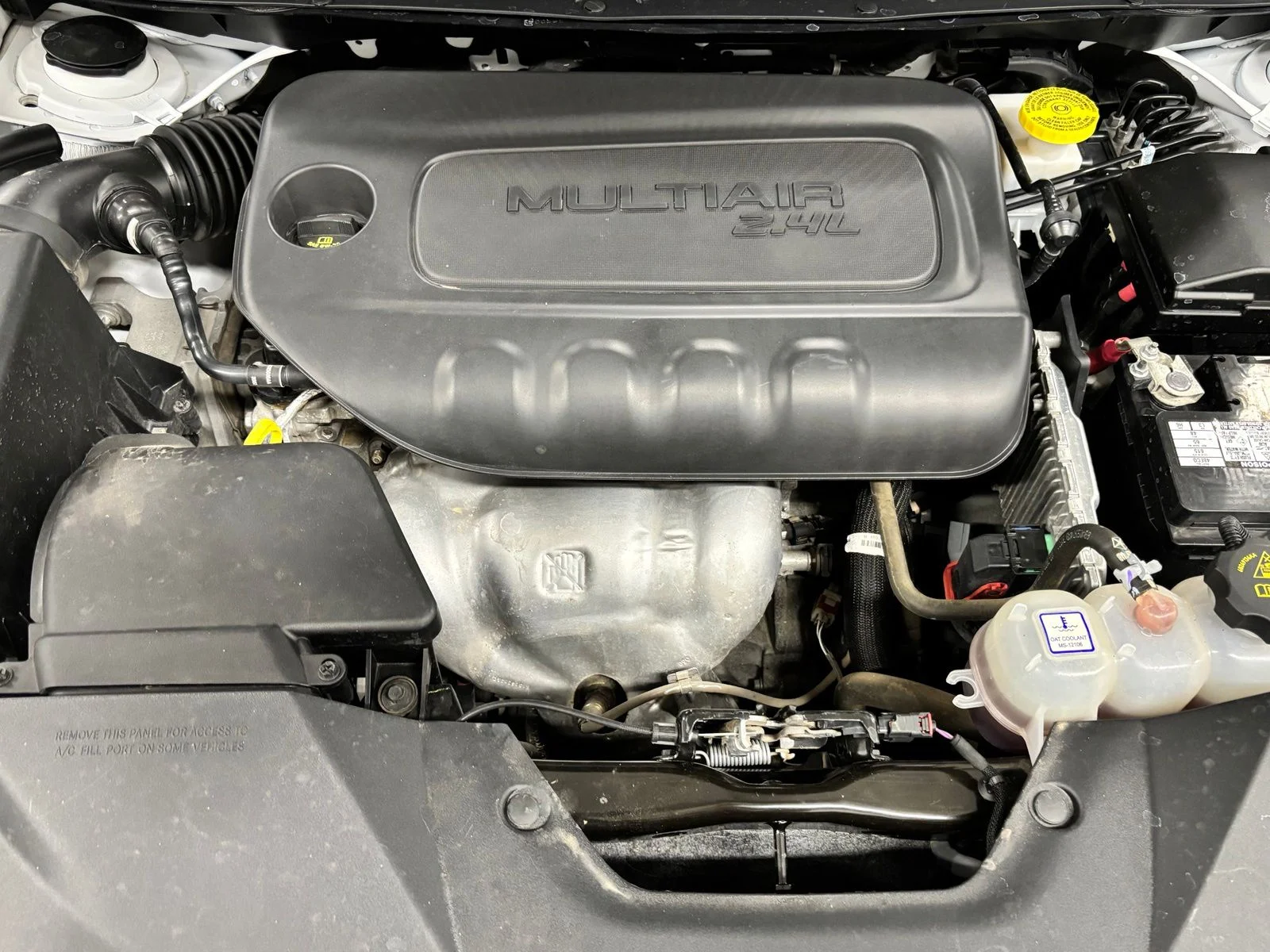 Used 2023 White Jeep Altitude image 24