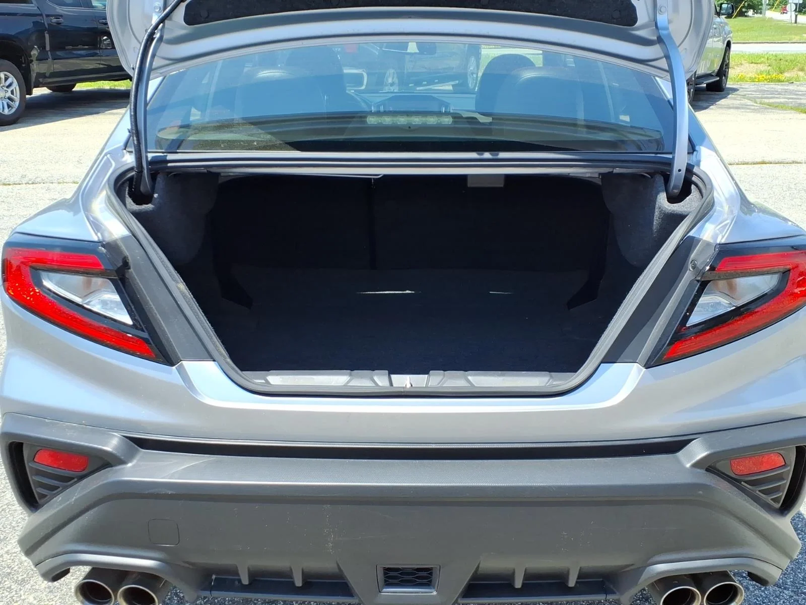Used 2023 Silver Subaru  image 6