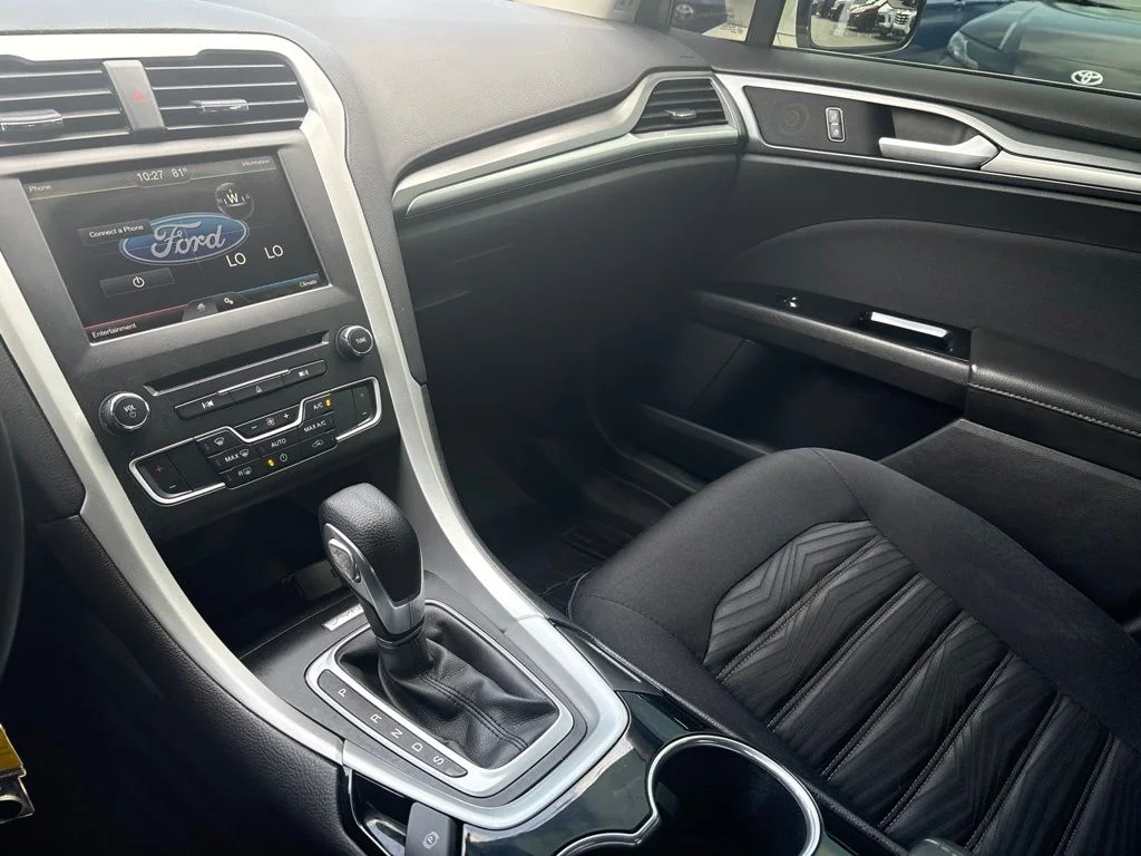 Used 2016 White Ford SE image 19