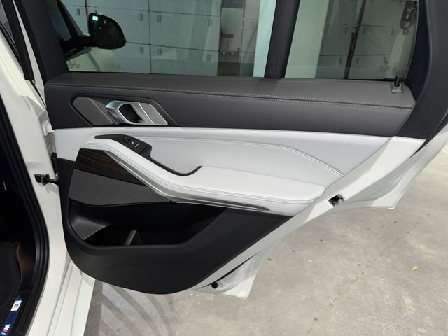 New 2026 Alpine White BMW sDrive40i image 10