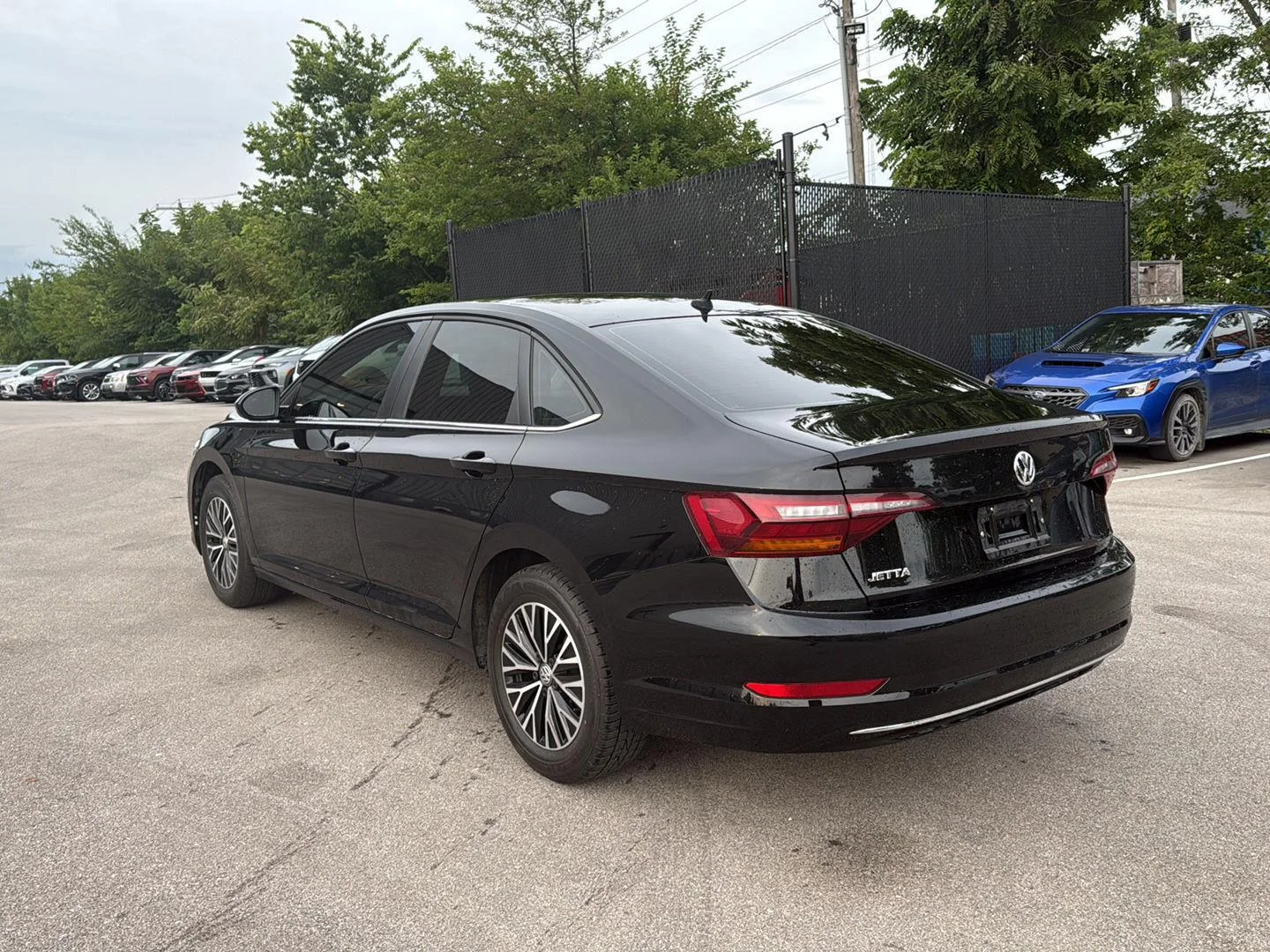 Used 2019  Volkswagen SE image 5
