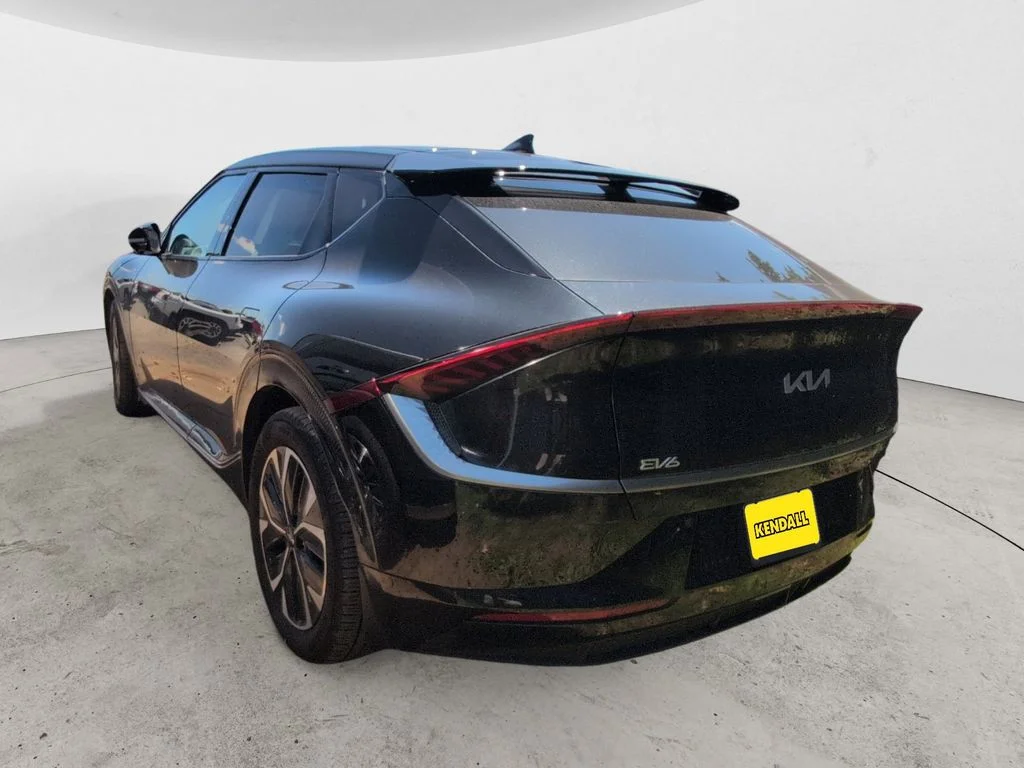 Used 2023 Black Kia Wind image 3