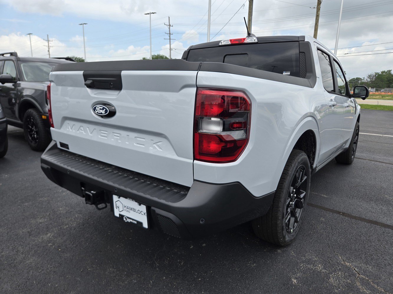New 2026 Space White Metallic Ford LARIAT image 27