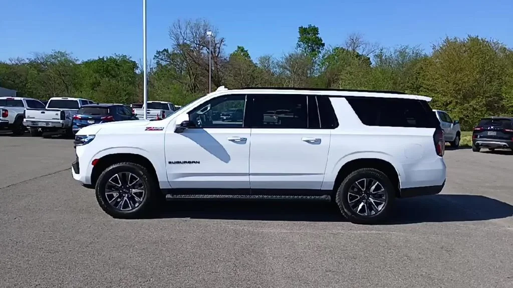 Used 2024 White Chevrolet Z71 image 5