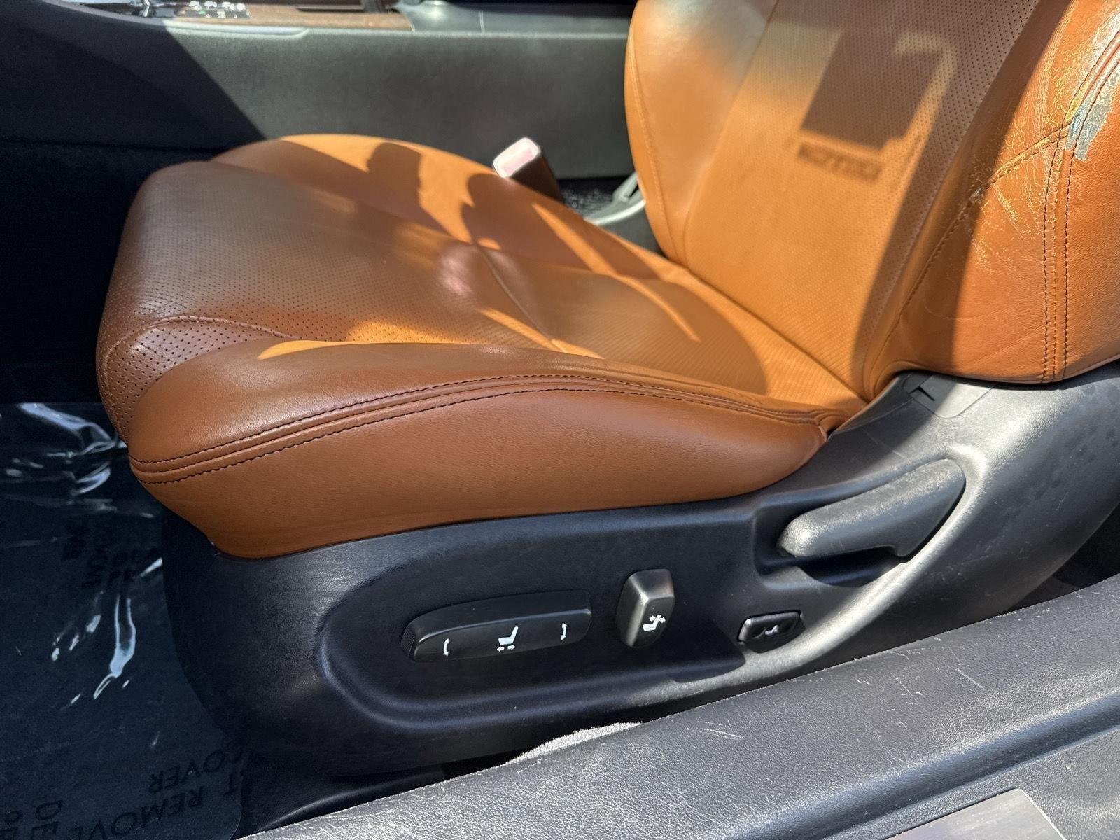 Used 2011 Obsidian Lexus Base image 16