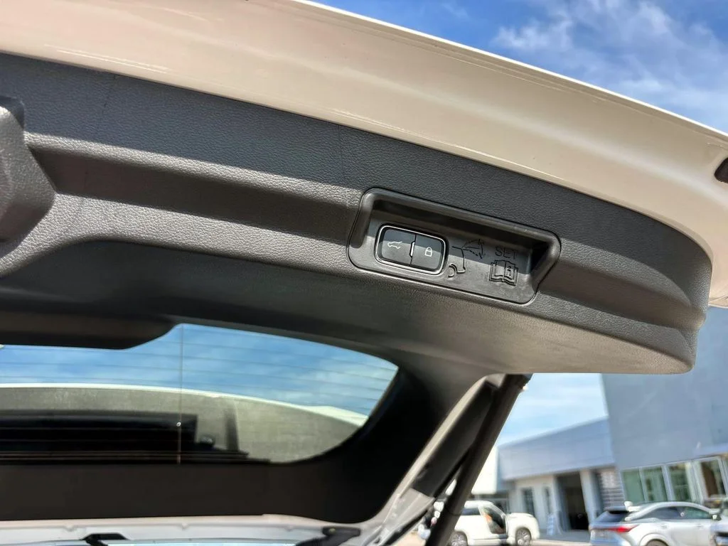 Used 2025 White Metallic Ford ST image 15