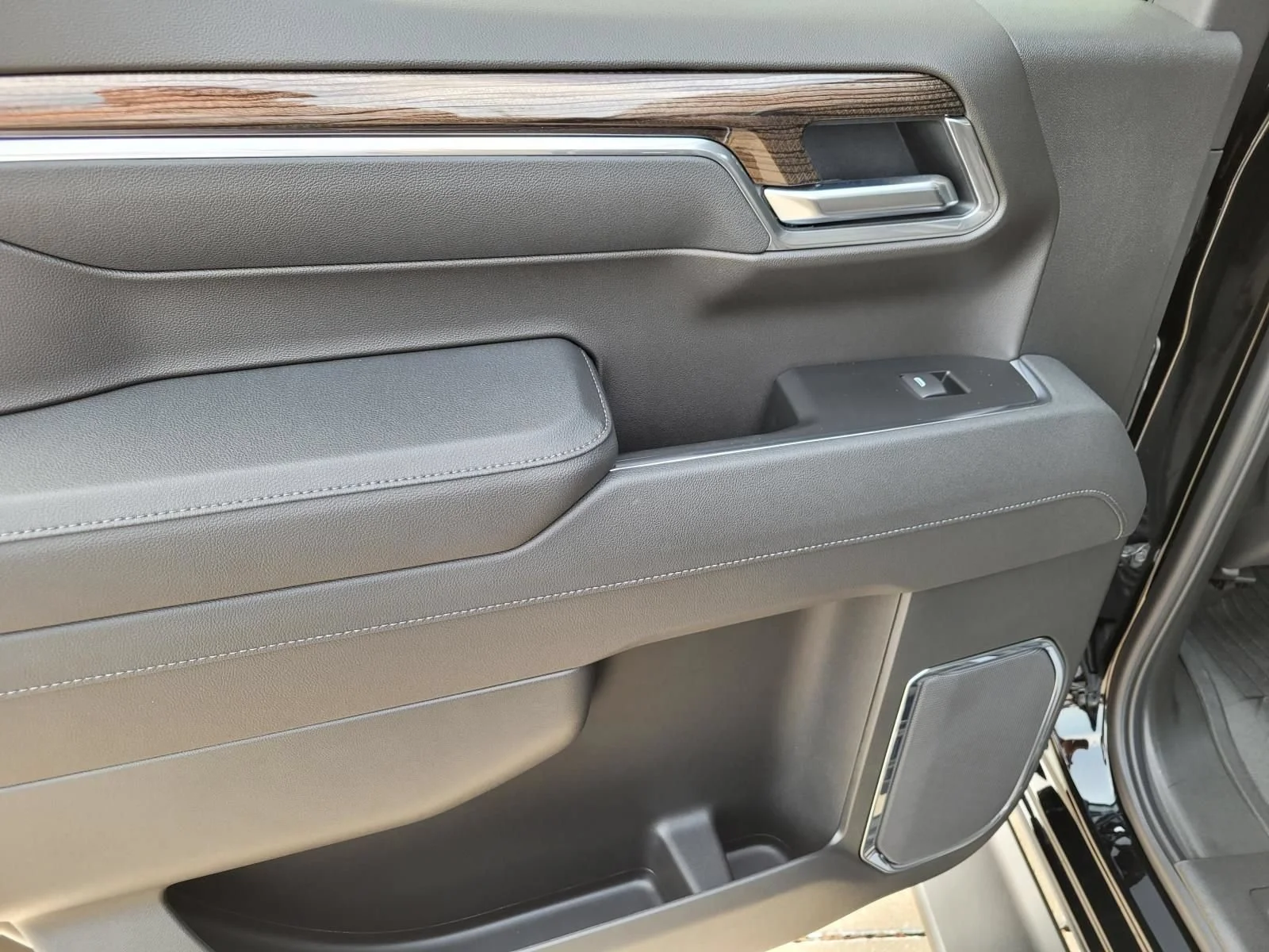 2026 Chevrolet Silverado 1500 LT Trail Boss - Photo 9