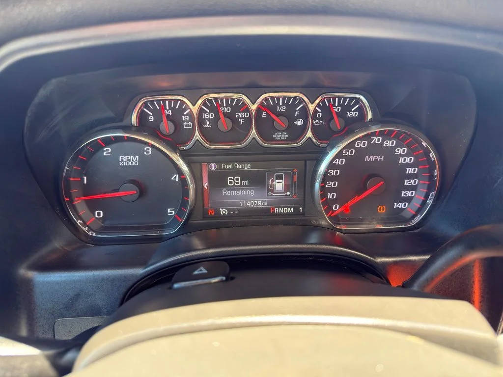 Used 2016 White GMC SLT image 32