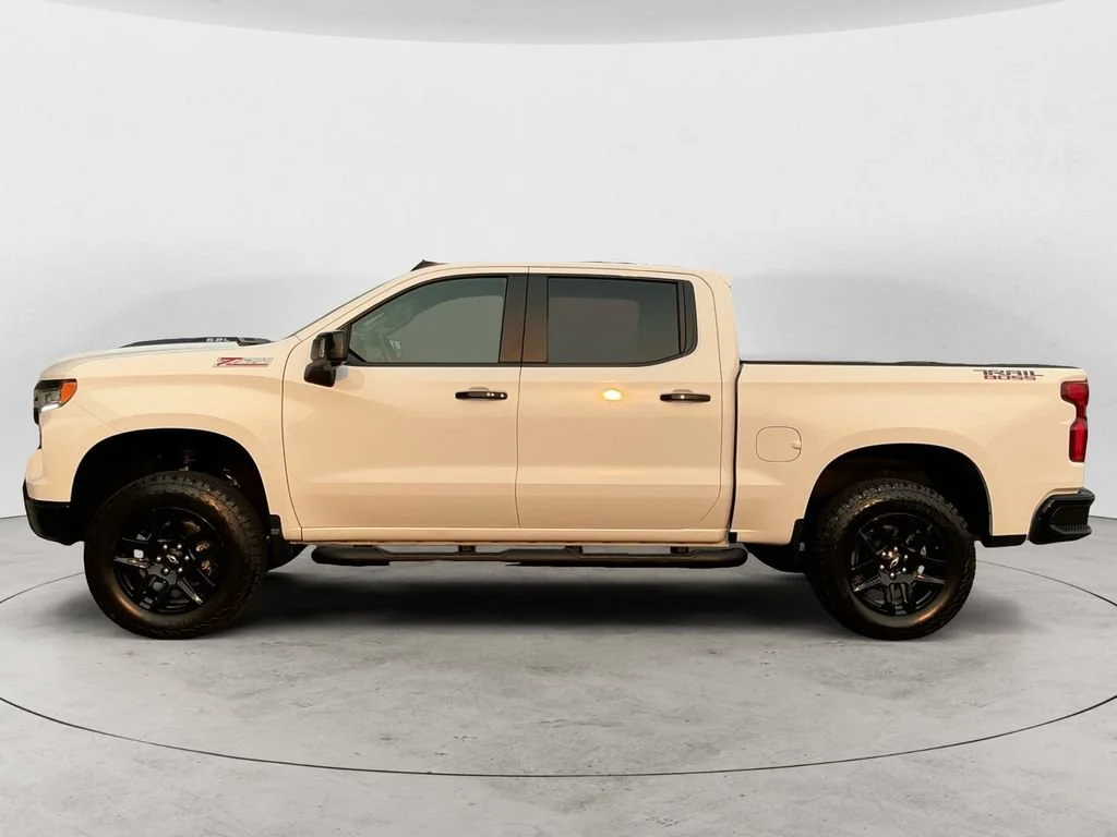 Used 2024 Summit White Chevrolet LT Trail Boss image 8