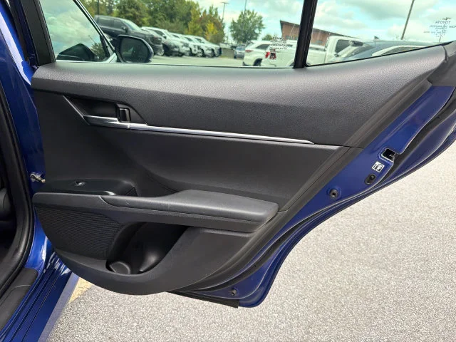 Used 2018 Blue Toyota LE image 16