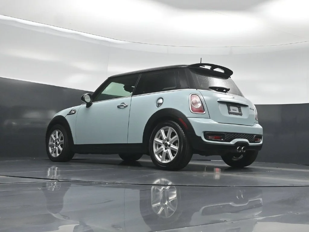 Used 2013 Blue MINI Base image 47