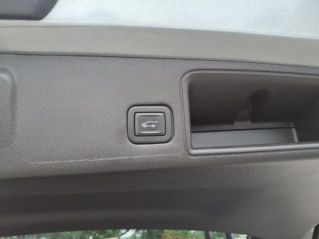 Used 2024 Silver GMC SLT image 17