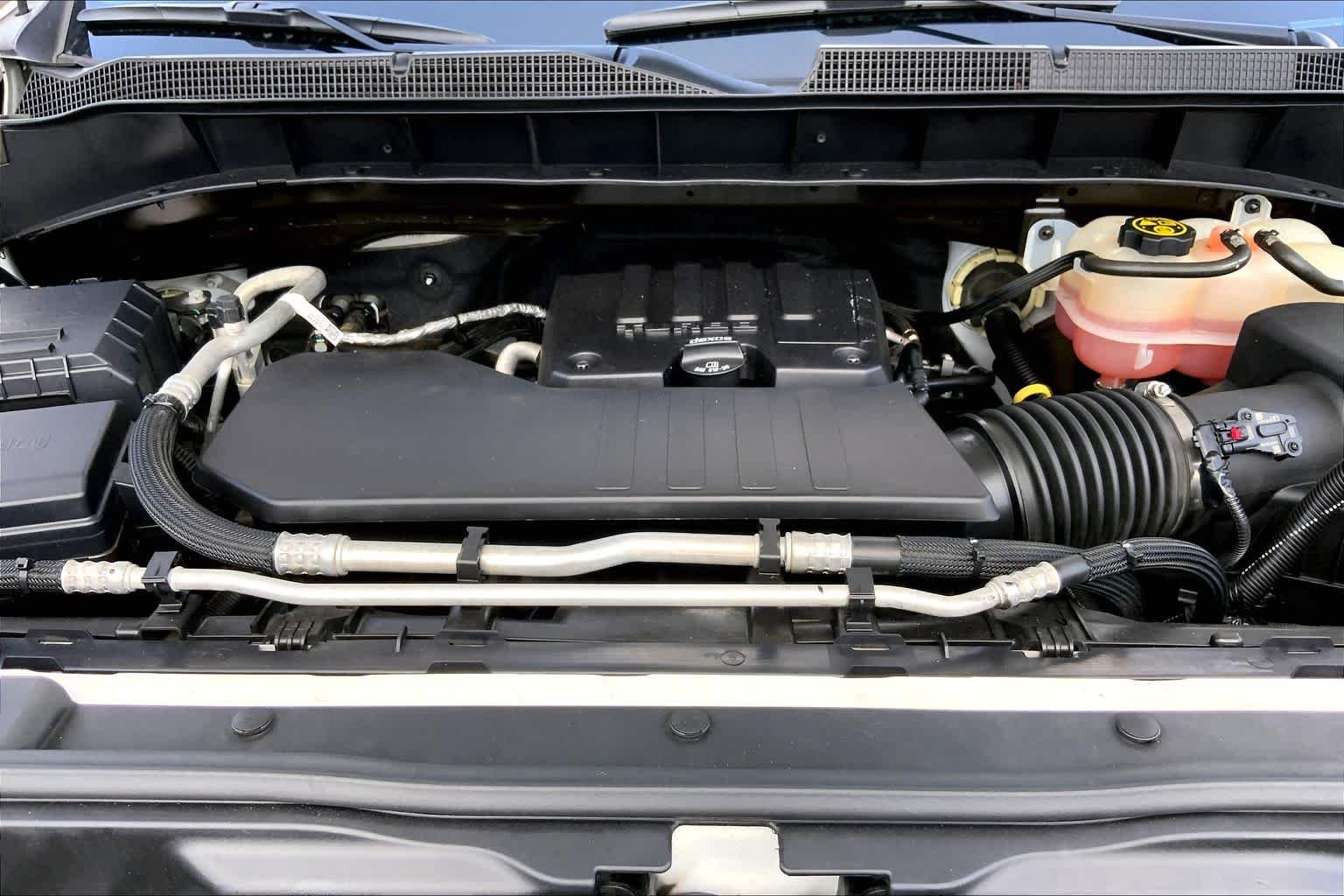 Used 2022 Summit White Chevrolet Custom image 31