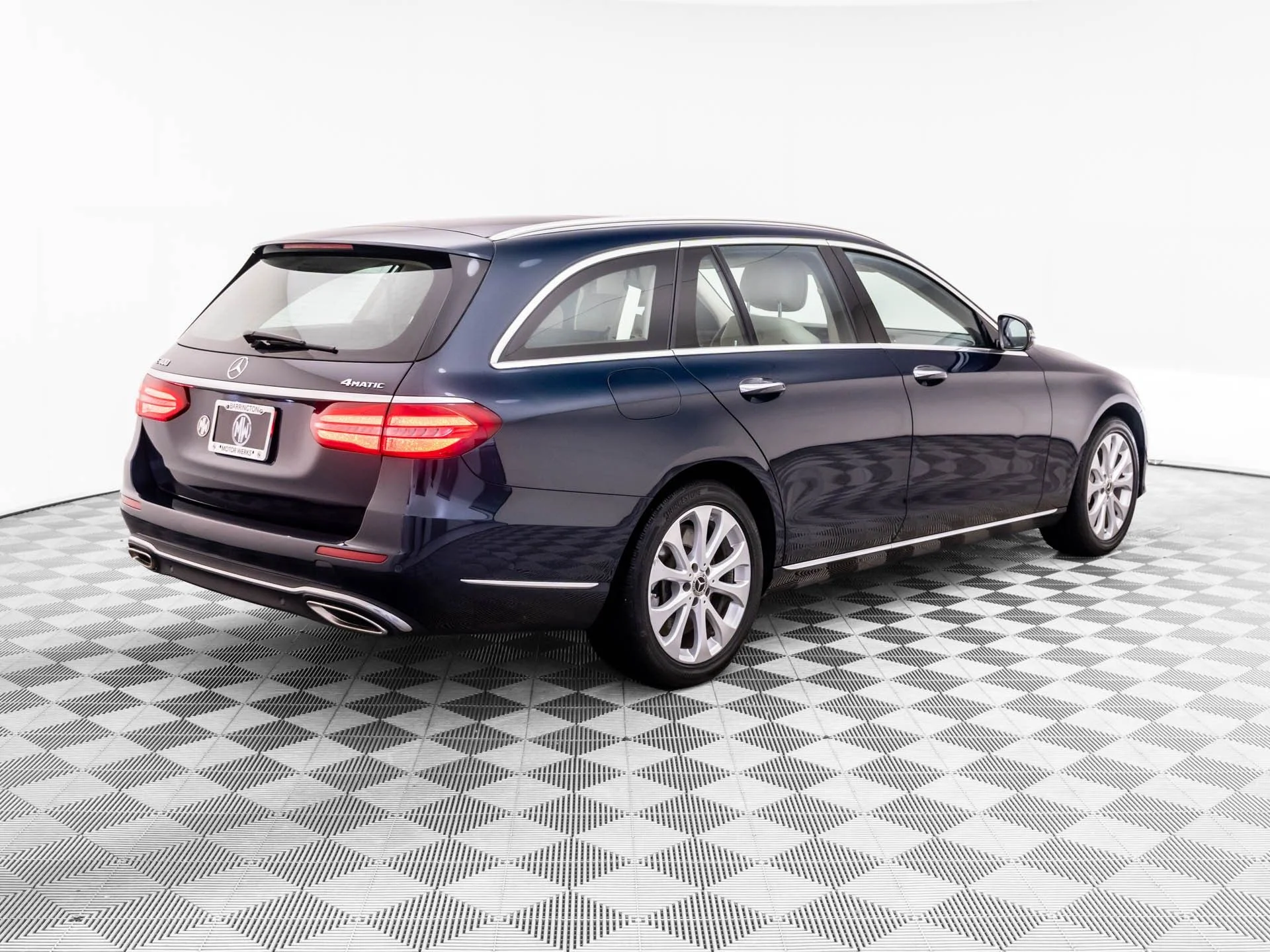 Used 2017 Black Mercedes-Benz E 400 image 5