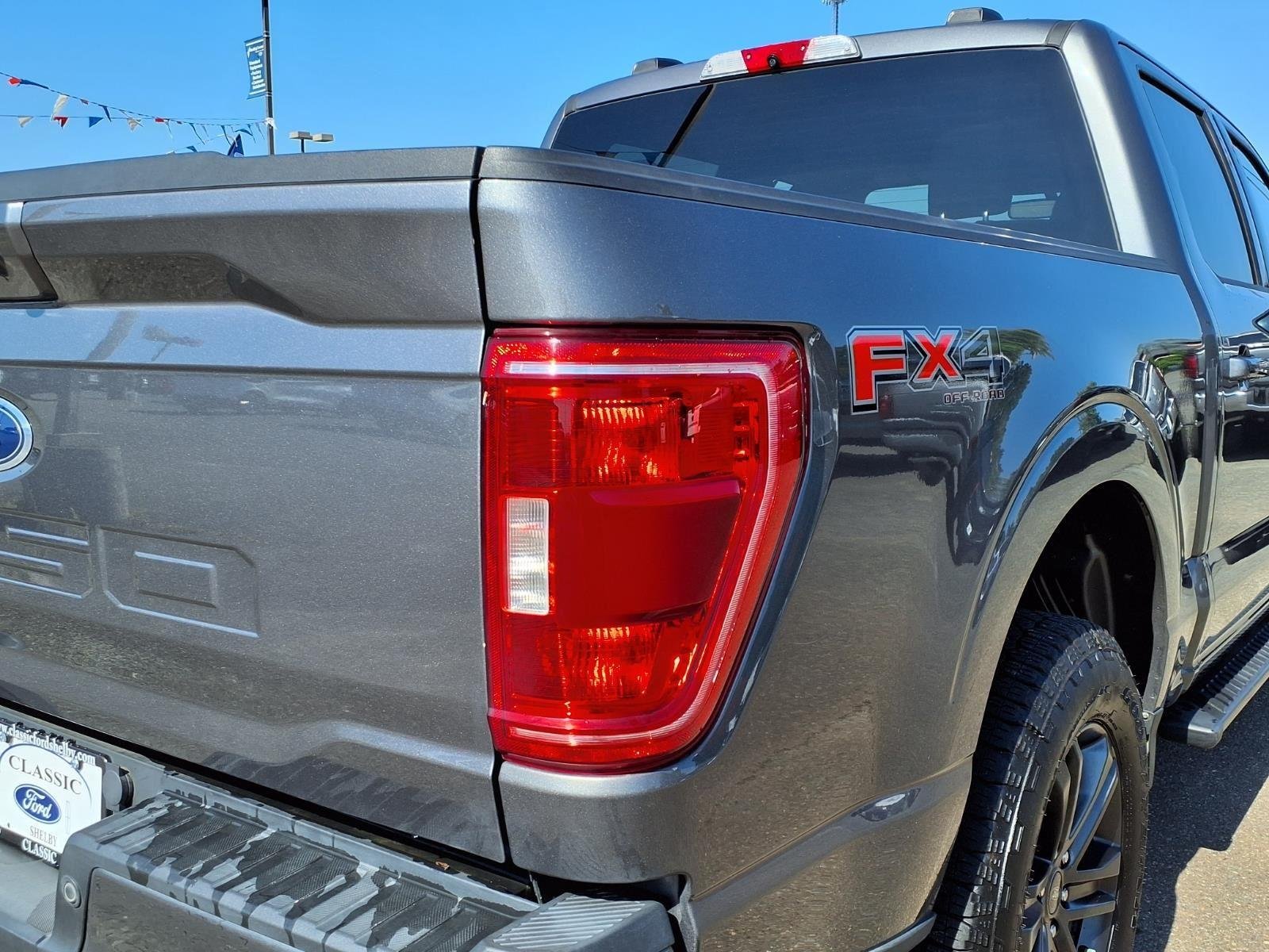 Used 2022 Gray Ford XLT image 17