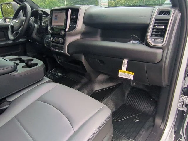 New 2026 Bright White Clearcoat RAM Tradesman image 34