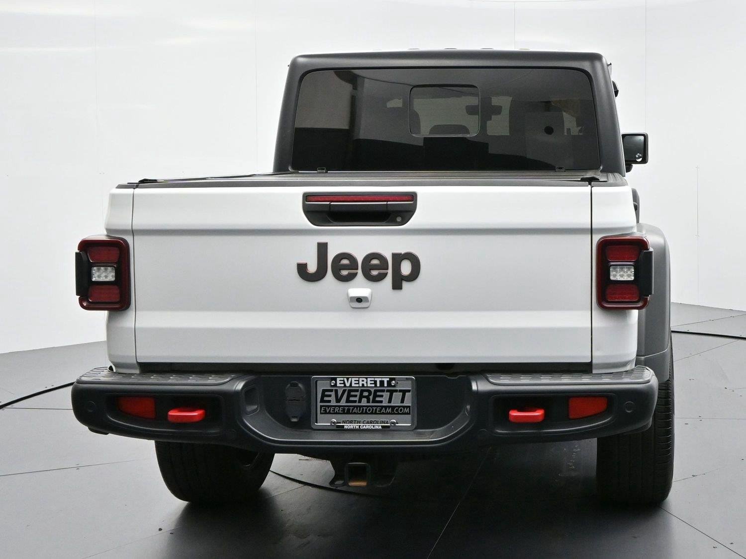 Used 2021 Bright White Clearcoat Jeep Rubicon image 6