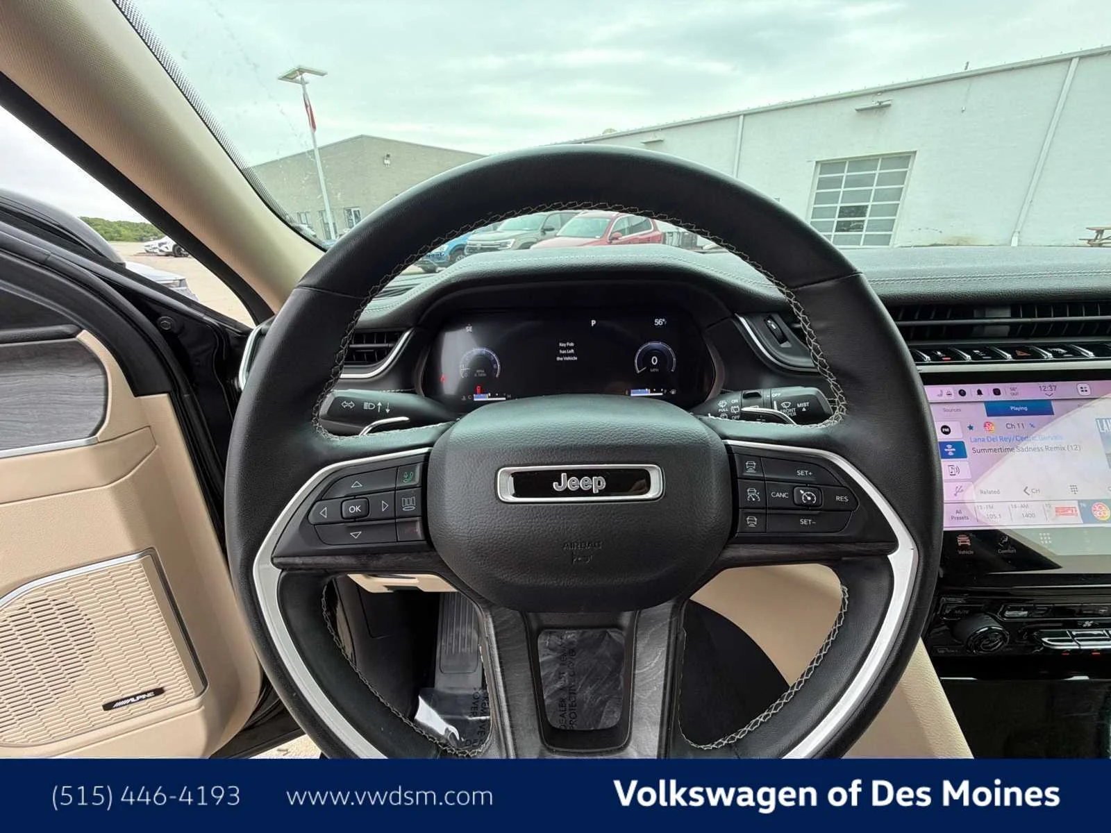 Used 2022 Diamond Black Crystal Pearlcoat Jeep Limited image 14