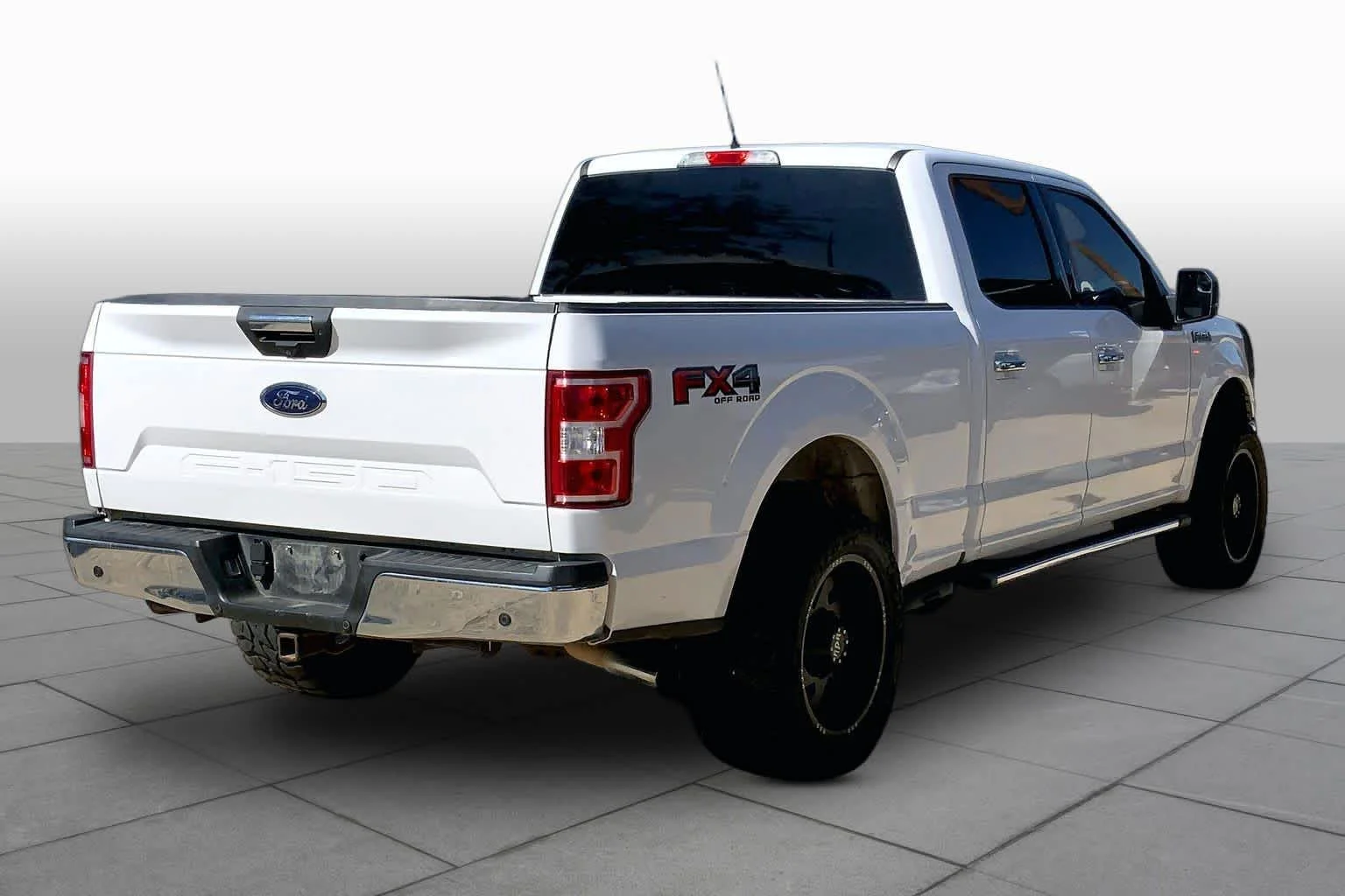 Used 2020 Oxford White Ford XLT image 12